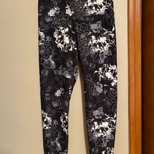 Black Fliral Ankle Leggings